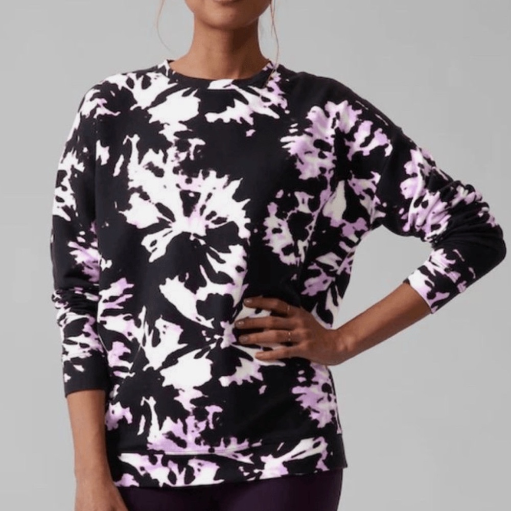 Athleta Balance Printed Pullover NWT. SZ: Small
Color: Willow Elfin Purple